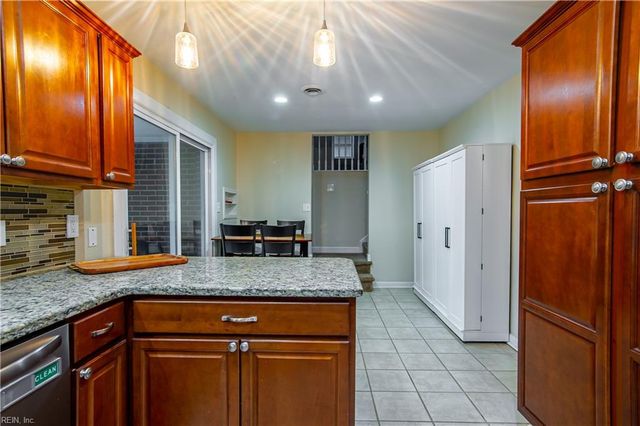 2645 Janson DR, Chesapeake, VA 23321