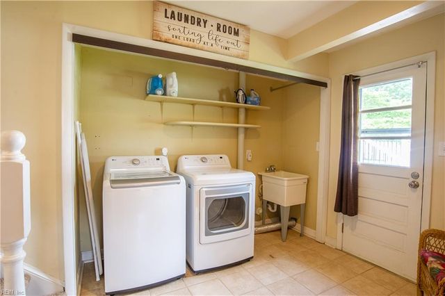 2645 Janson DR, Chesapeake, VA 23321