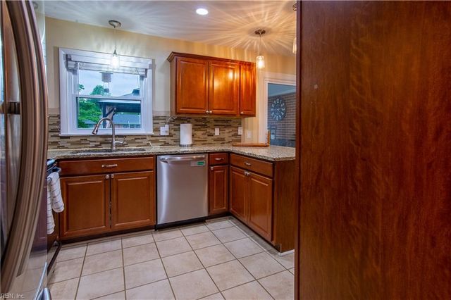 2645 Janson DR, Chesapeake, VA 23321