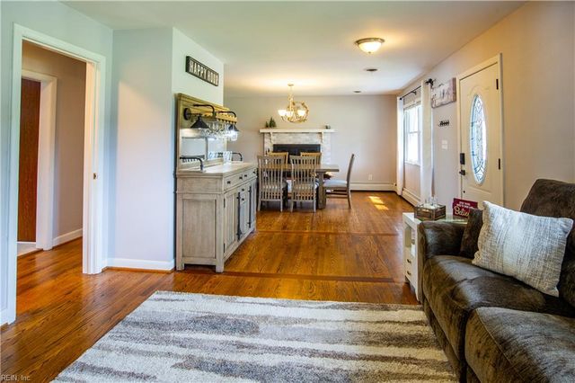 2645 Janson DR, Chesapeake, VA 23321