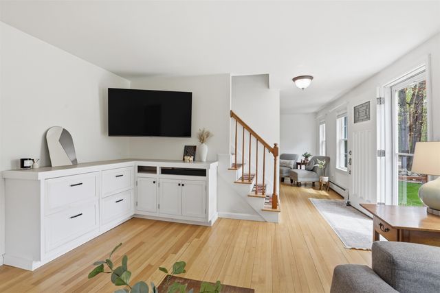 2 Griffith Drive, Durham, NH 03824