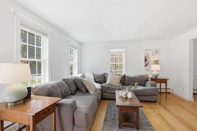 2 Griffith Drive, Durham, NH 03824