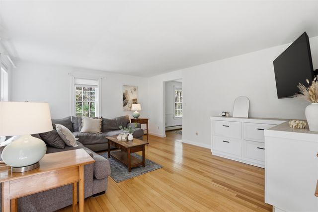 2 Griffith Drive, Durham, NH 03824