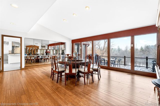 291 Barden Road, Bloomfield Hills, MI 48304