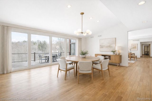 291 Barden Road, Bloomfield Hills, MI 48304