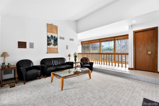 291 Barden Road, Bloomfield Hills, MI 48304