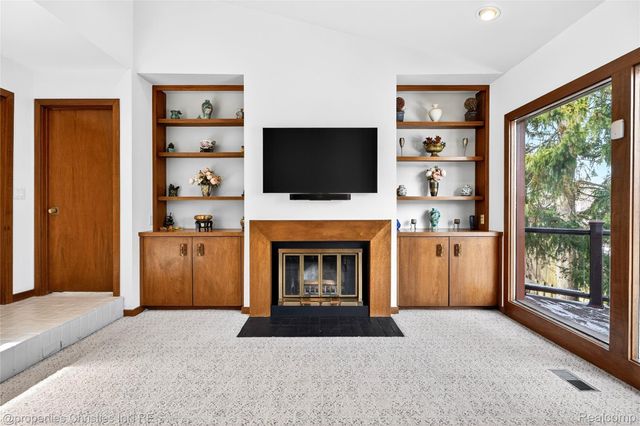 291 Barden Road, Bloomfield Hills, MI 48304