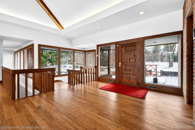 291 Barden Road, Bloomfield Hills, MI 48304