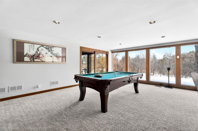 291 Barden Road, Bloomfield Hills, MI 48304