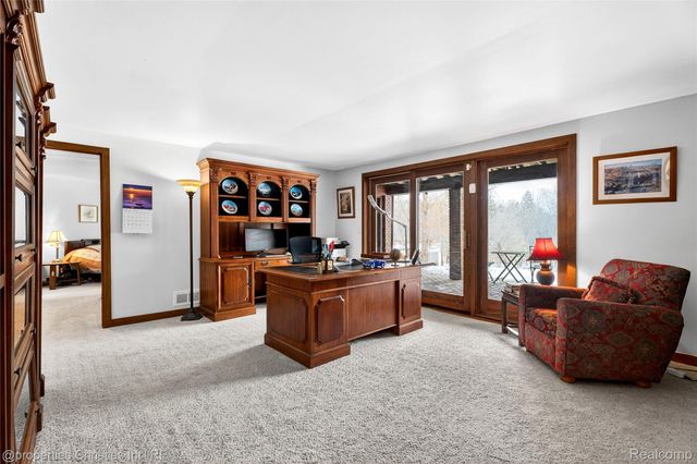 291 Barden Road, Bloomfield Hills, MI 48304