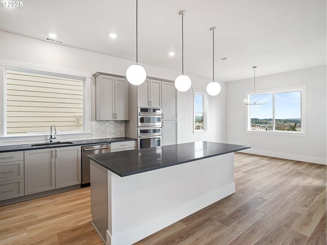 11798 Sw 182nd Ave, Beaverton, OR 97007