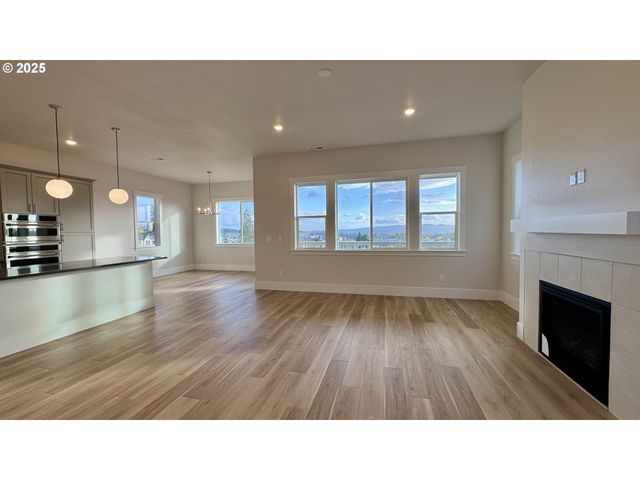 11798 Sw 182nd Ave, Beaverton, OR 97007