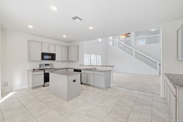 300 Jacks Pl, Seguin, TX 78155