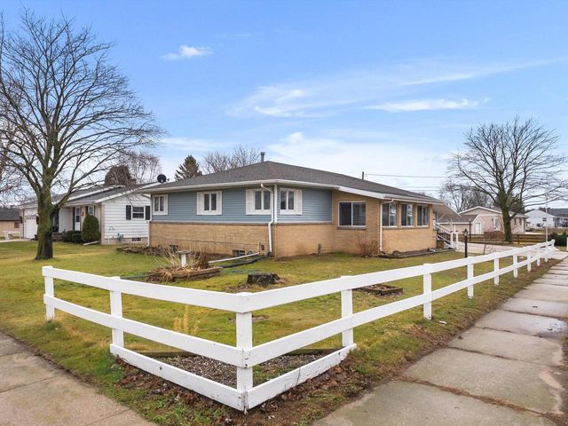 815 Buchholz STREET, Two Rivers, WI 54241