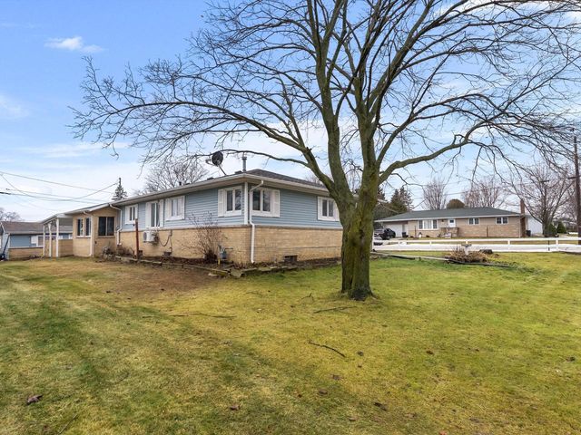 815 Buchholz STREET, Two Rivers, WI 54241