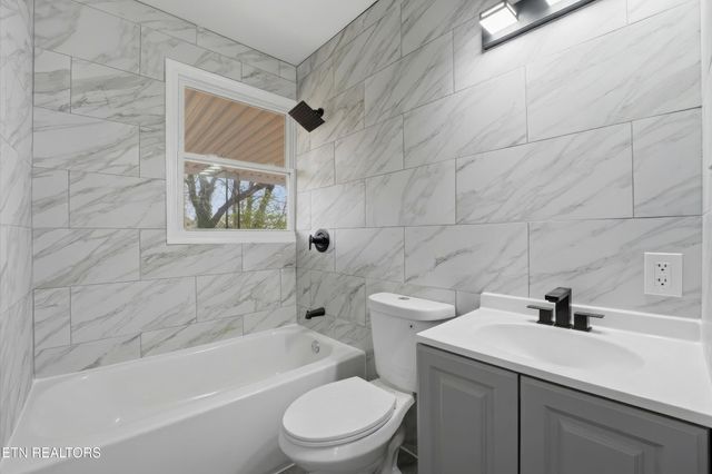 1304 Yellowstone Rd, Knoxville, TN 37914