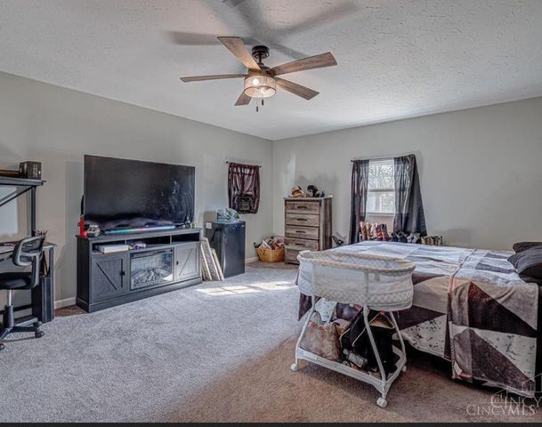 1808 Waynebrook Drive, Middletown, OH 45044