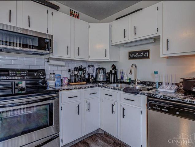 1808 Waynebrook Drive, Middletown, OH 45044