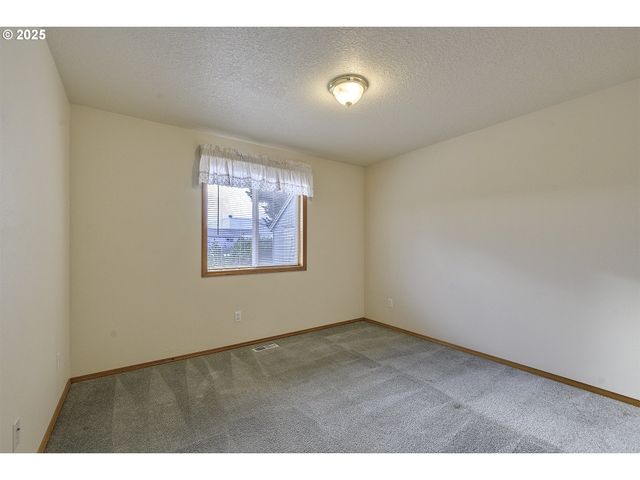 1722 HARTFORD Dr, Forest Grove, OR 97116