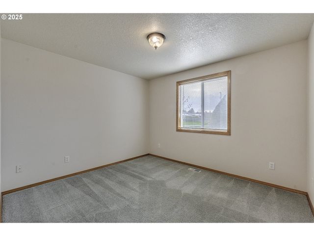 1722 HARTFORD Dr, Forest Grove, OR 97116