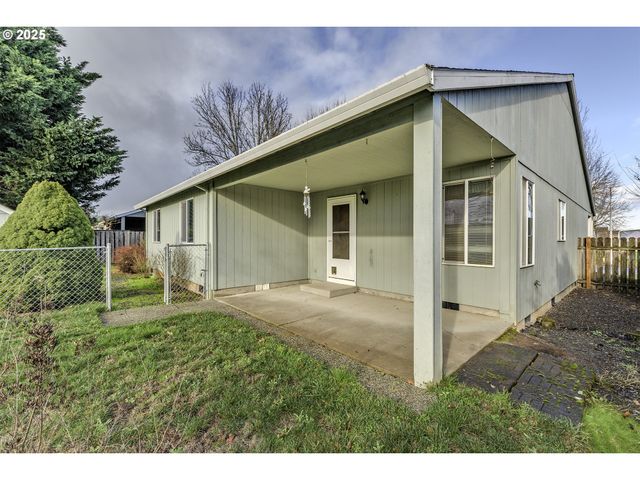 1722 HARTFORD Dr, Forest Grove, OR 97116