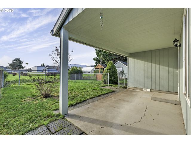 1722 HARTFORD Dr, Forest Grove, OR 97116