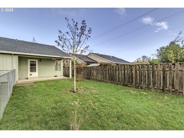 1722 HARTFORD Dr, Forest Grove, OR 97116