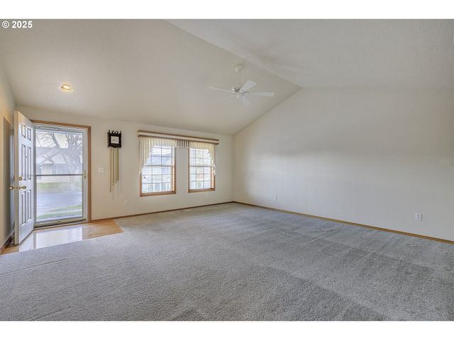 1722 HARTFORD Dr, Forest Grove, OR 97116