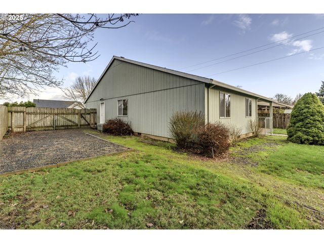 1722 HARTFORD Dr, Forest Grove, OR 97116