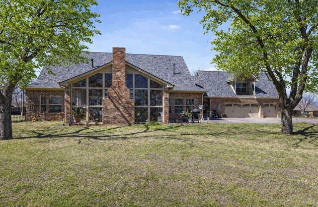 9001 Sawgrass Court, Granbury, TX 76049