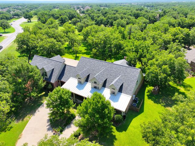 9001 Sawgrass Court, Granbury, TX 76049