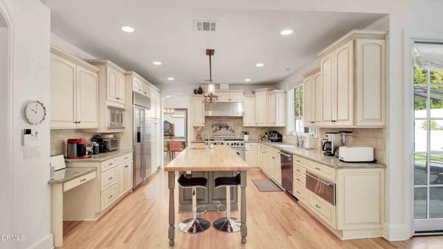 1929 Lyans Drive, La Canada Flintridge, CA 91011