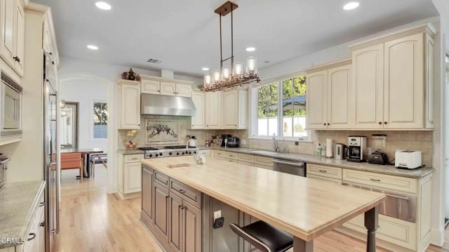 1929 Lyans Drive, La Canada Flintridge, CA 91011