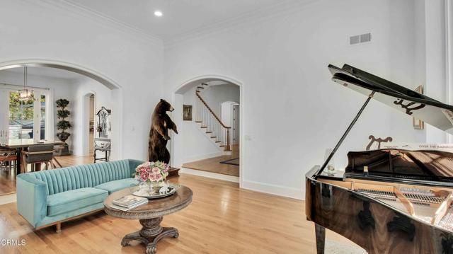 1929 Lyans Drive, La Canada Flintridge, CA 91011