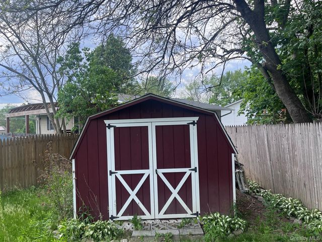 12 Briarwood Crescent, Newburgh, NY 12550