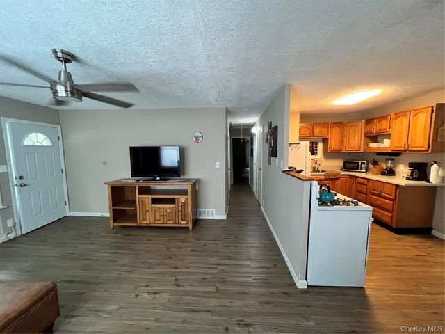 12 Briarwood Crescent, Newburgh, NY 12550