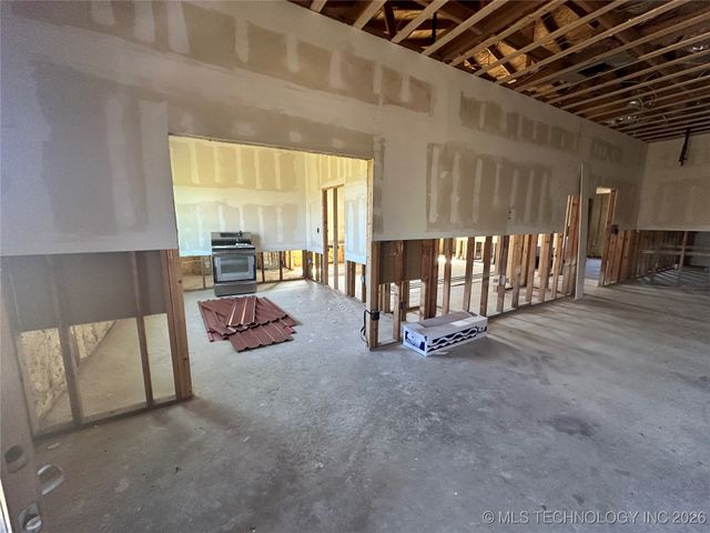 1860 W Bumpass, Hendrix, OK 74741