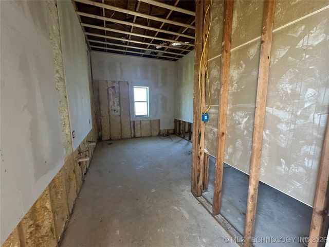 1860 W Bumpass, Hendrix, OK 74741