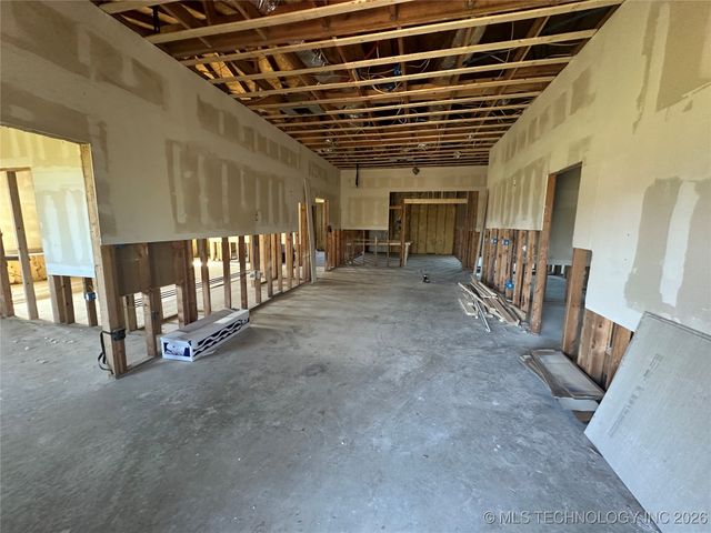 1860 W Bumpass, Hendrix, OK 74741