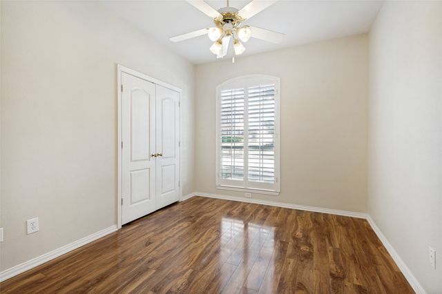 1052 E Seminole Trail, Carrollton, TX 75007