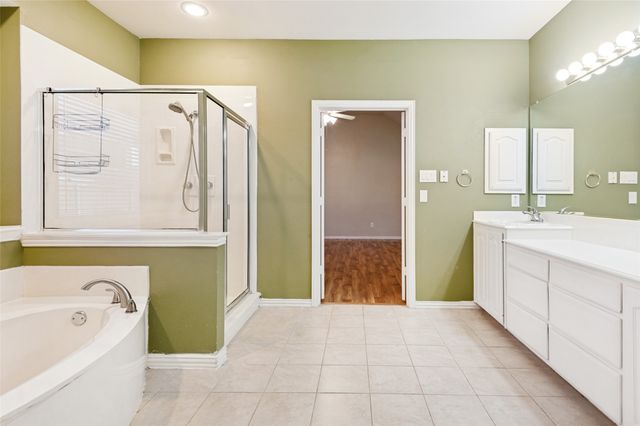 1052 E Seminole Trail, Carrollton, TX 75007