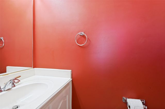 1052 E Seminole Trail, Carrollton, TX 75007