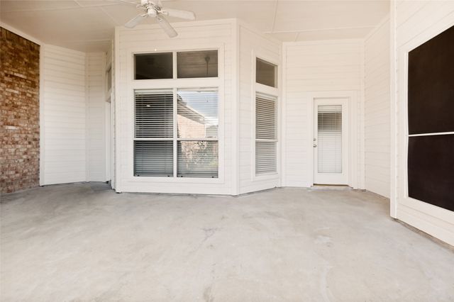 1052 E Seminole Trail, Carrollton, TX 75007