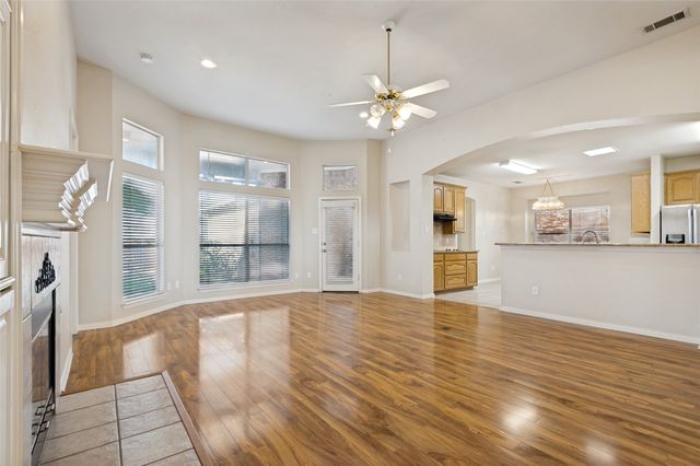 1052 E Seminole Trail, Carrollton, TX 75007