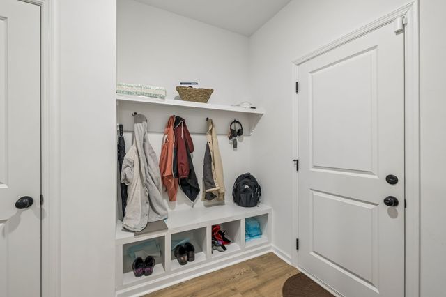 1287 Linn Cove Ct, Gallatin, TN 37066