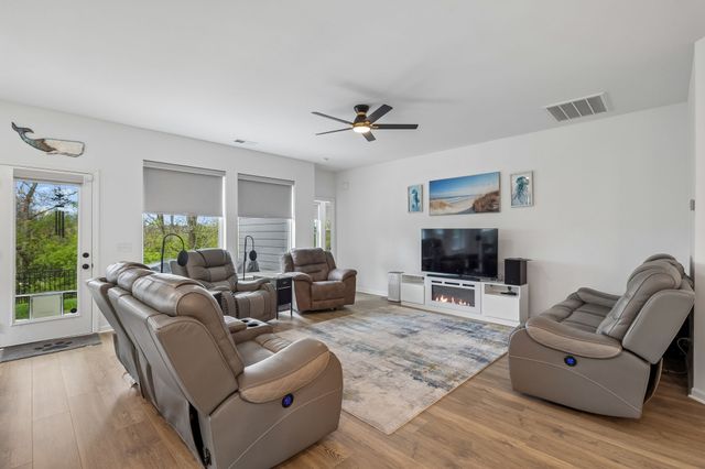 1287 Linn Cove Ct, Gallatin, TN 37066