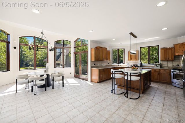 62502 Wayfaring Road, Ray Township, MI 48096