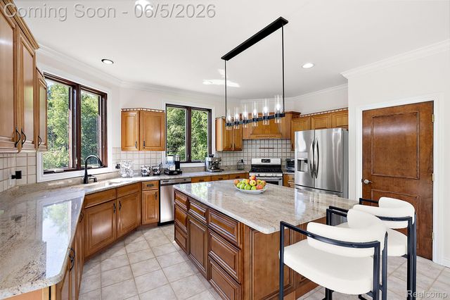 62502 Wayfaring Road, Ray Township, MI 48096
