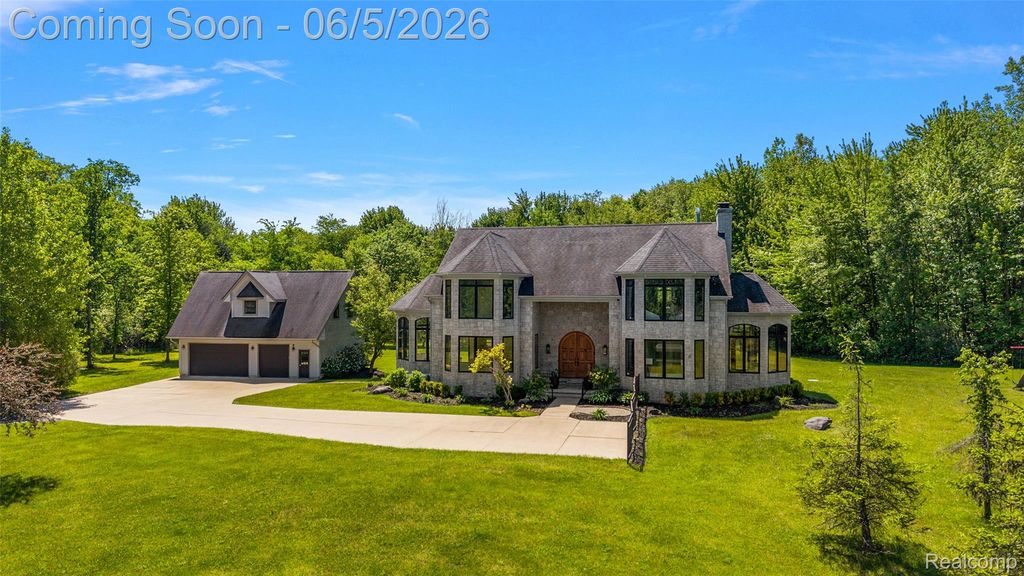 62502 Wayfaring Road, Ray Township, MI 48096