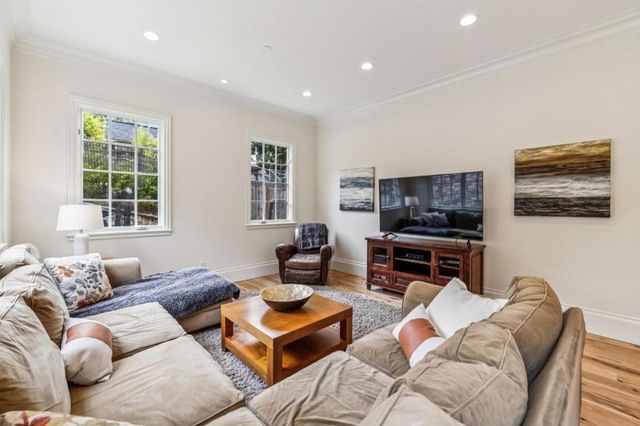 30 Malavear Court, Pacifica, CA 94044
